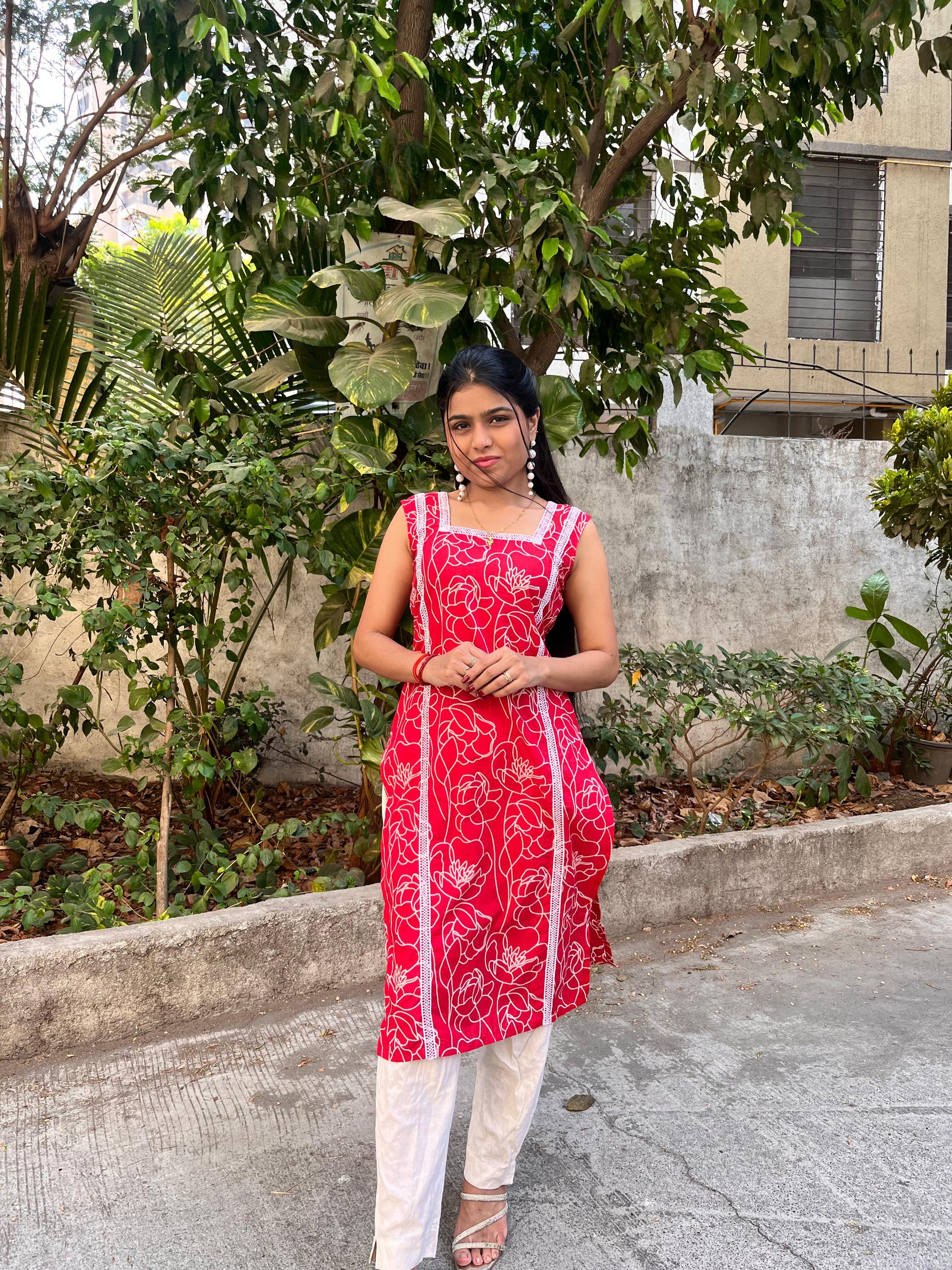 Pink sleeveless straight Kurti