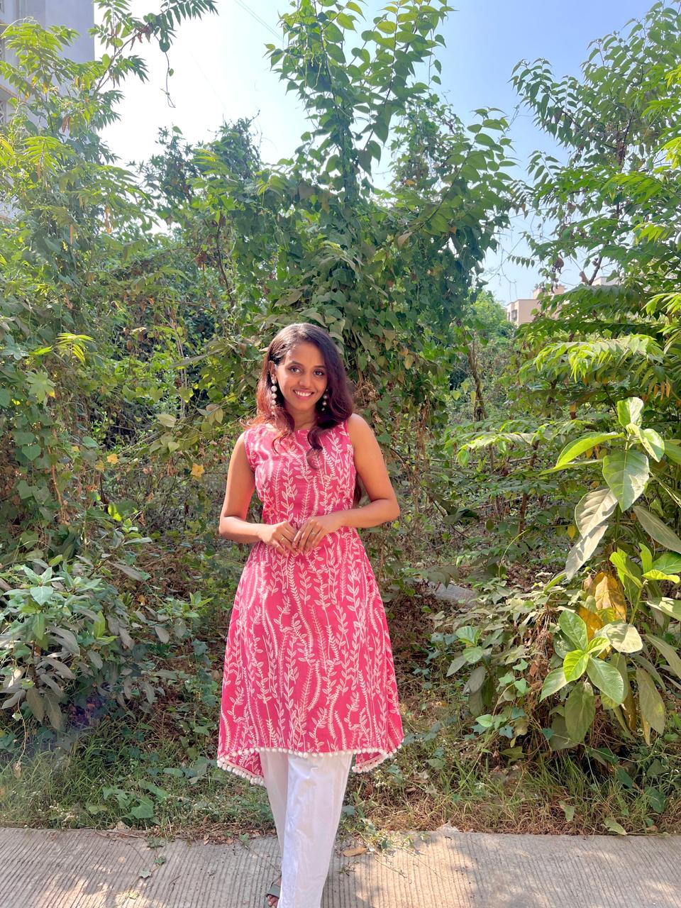 Pink sleevless A-line kurti