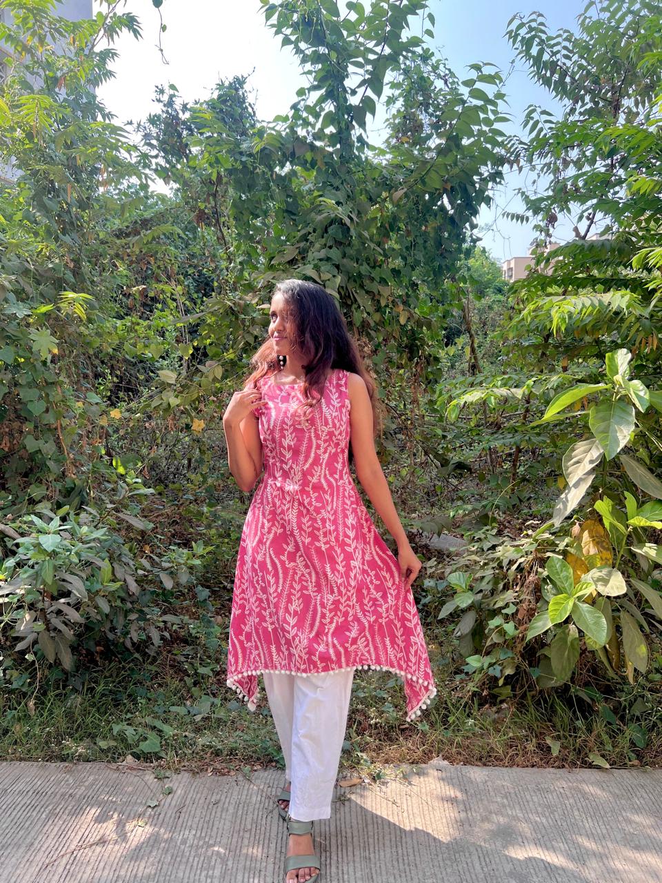 Pink sleevless A-line kurti