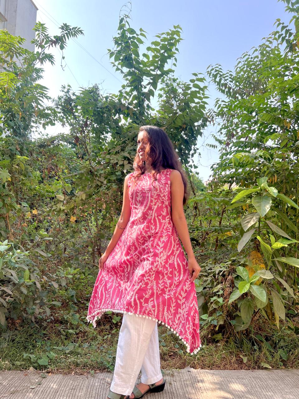 Pink sleevless A-line kurti